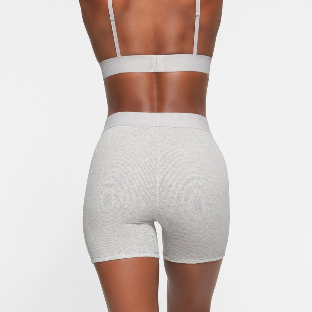 Skims Cotton Rib Boxers - Picture 4 of 5